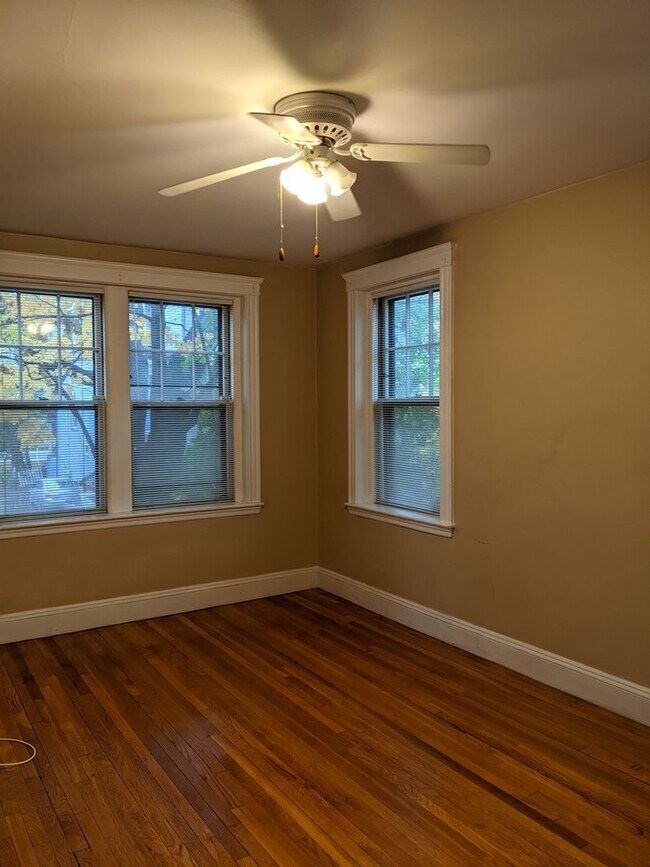 Building Photo - Brookline 2 bedroom for 9/1