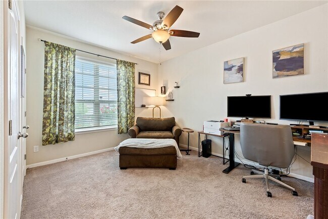 Foto del edificio - 6308 Southern Cross Dr