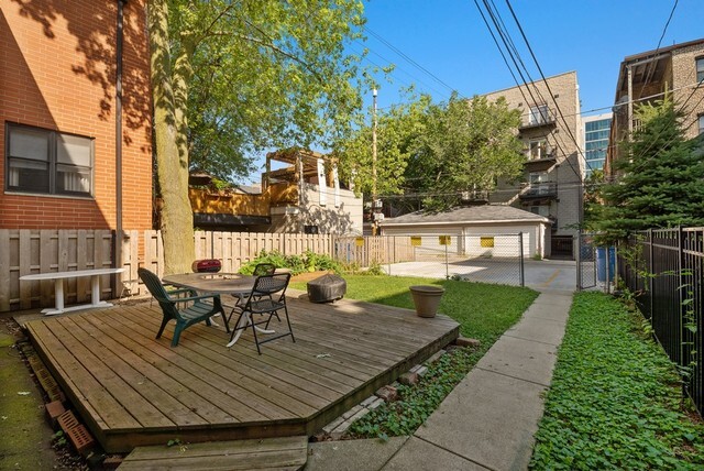 Foto principal - 824 W Waveland Ave