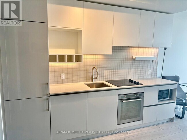 Photo du bâtiment - 5 Buttermill Ave.