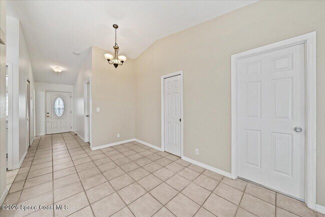 Foto del edificio - 5283 Palmetto Dr