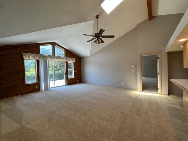 Foto del edificio - Bandon-Available Now
