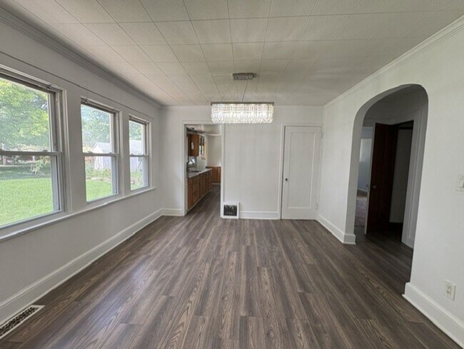Foto del edificio - 461 Allenford St