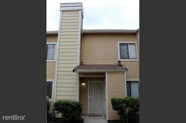 Building Photo - 1 br, 1 bath  - 1681 Pyrenees Ave Apt 85