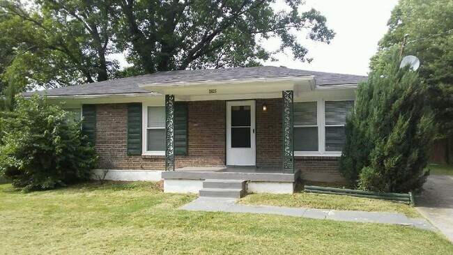 Building Photo - Nice 3BR/1.5BA Brick Ranch Convenient to W...