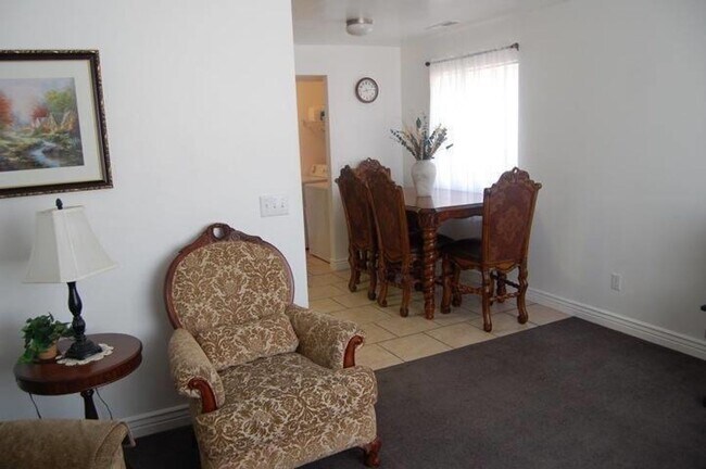 Foto del edificio - 161 E 70 S