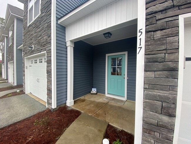Building Photo - 3 Bed, 2.5 Bath in Stonebay Townhomes!