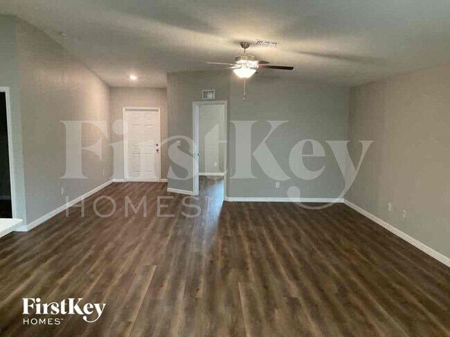 Building Photo - 1235 Desmond St