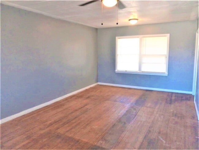 Foto del edificio - $0 First Month's Rent / $0 Deposit at Move-in