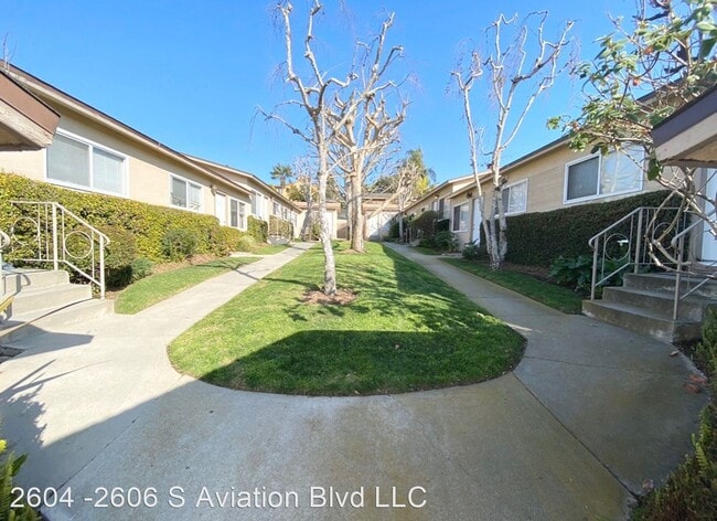 Building Photo - 2604-2606 S Aviation Blvd