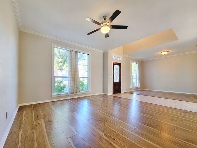 Foto del edificio - Beautiful Single Family - 4/BR 2.5/BA
