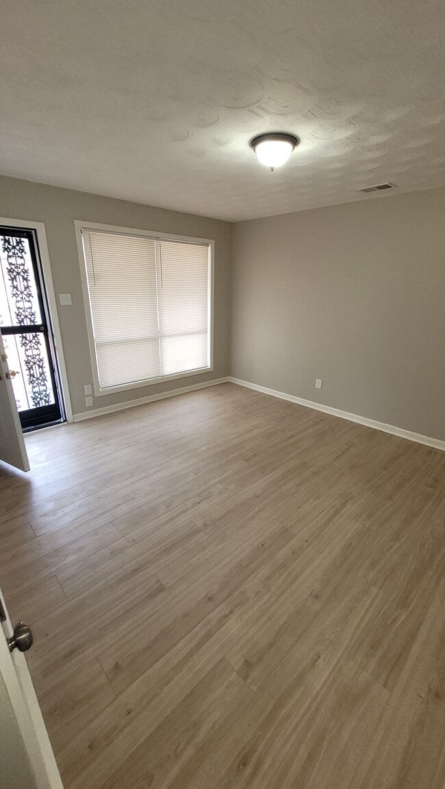 Foto del edificio - 293 Charter Ave