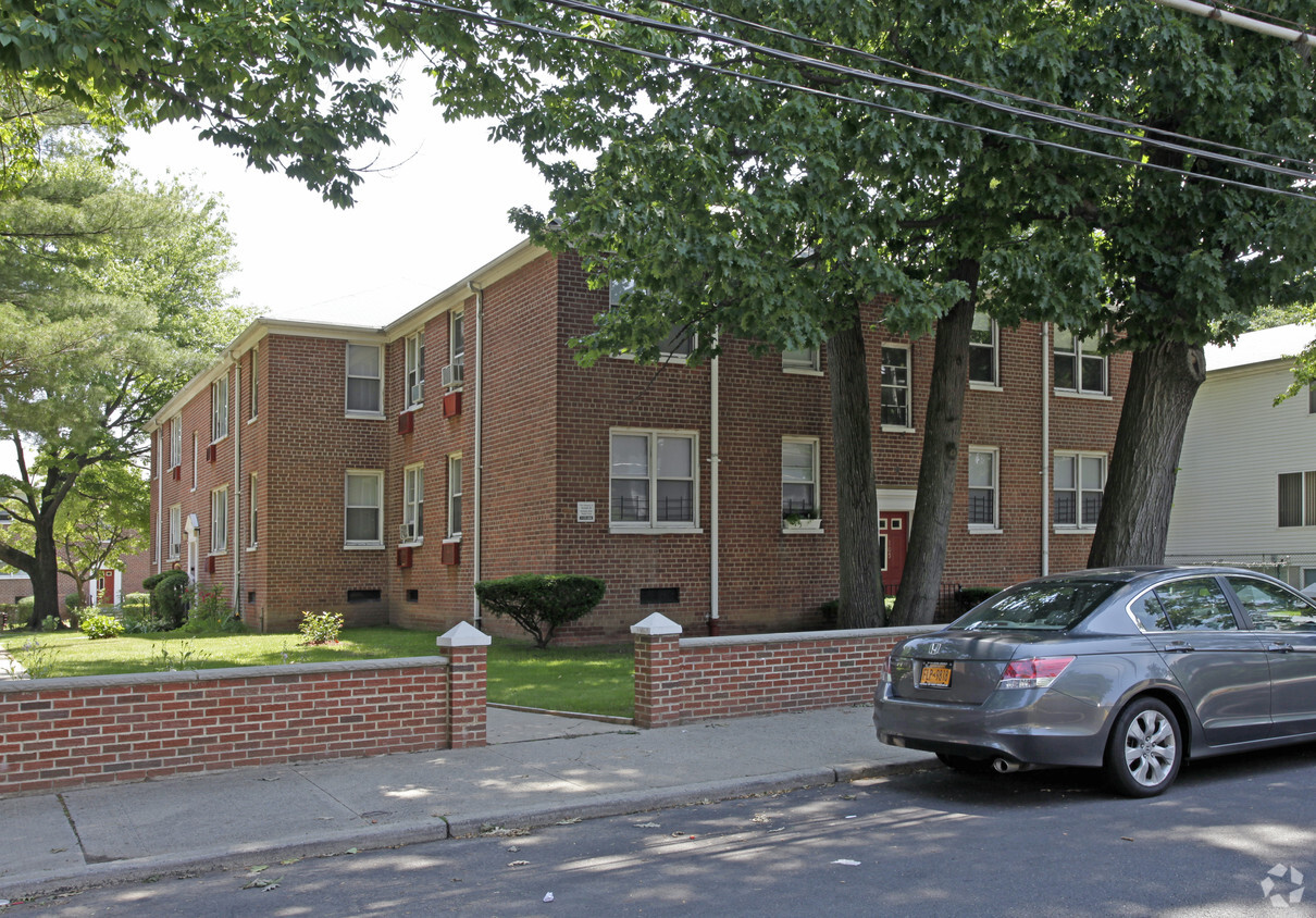 Building Photo - Snug Harbor Apartments