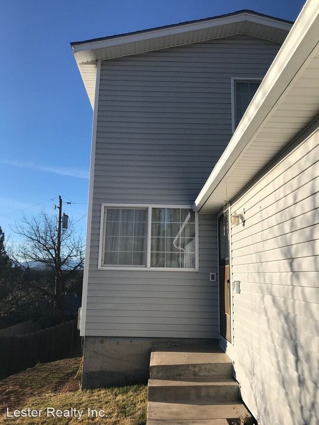 Foto del edificio - 2 br, 2 bath House - 611 McKinley St.