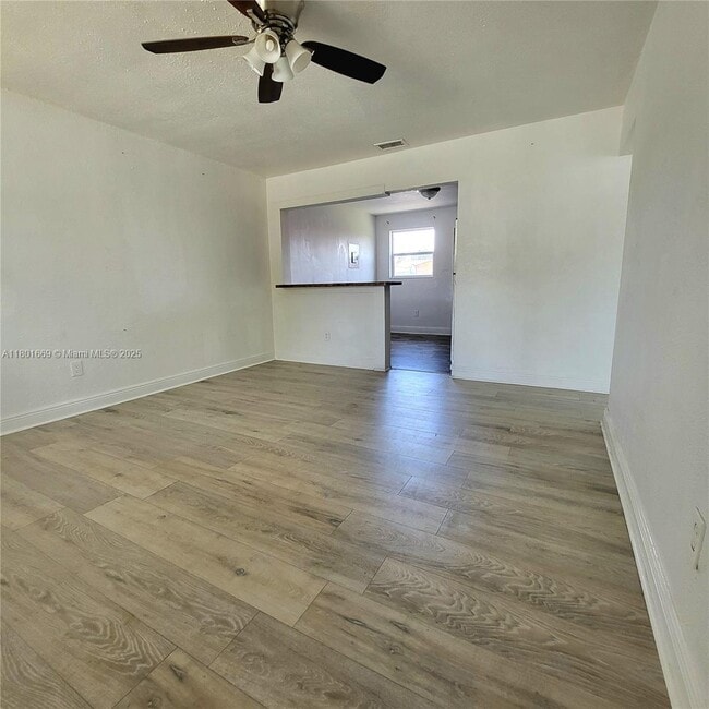 Building Photo - 1102 NW 100th Terrace
