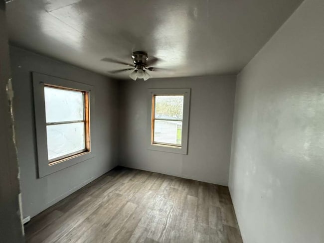 Building Photo - 613 N Eye St