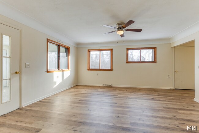 Foto del edificio - 3605 W Bellevue Rd