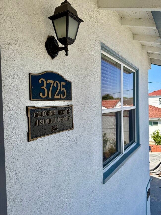 Building Photo - 3725 Cerritos Ave