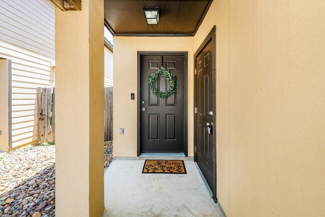 Building Photo - 5609 Montevista Dr