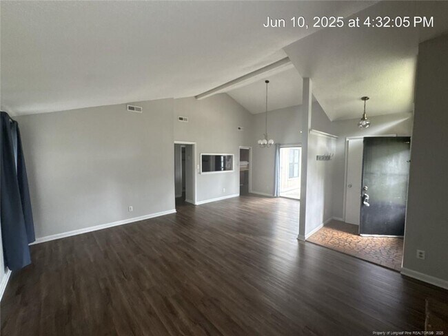 Foto del edificio - 419 Loblolly Ct