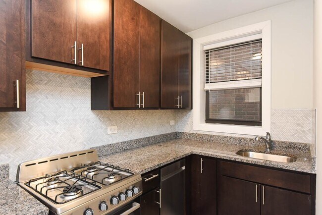 Foto del edificio - 546 W Belden Ave