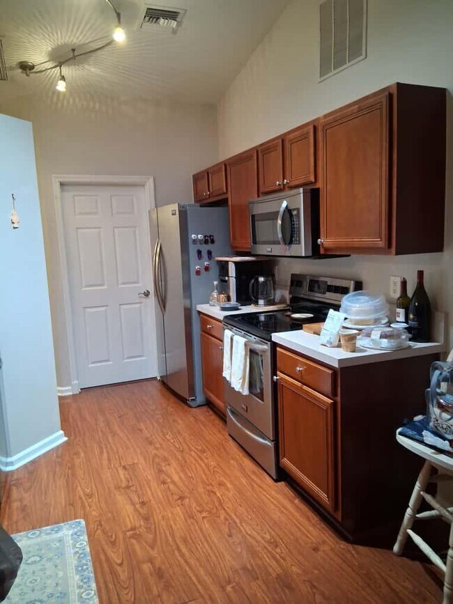 Foto del edificio - 3661 SW Camastro St