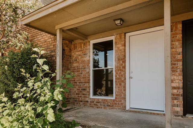 Building Photo - 5835 Shadydell Dr