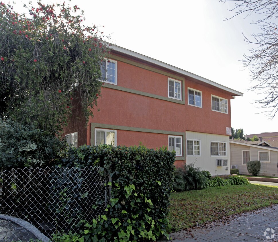 Building Photo - 326 N Macneil St