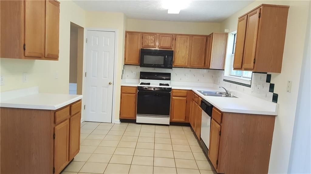 Foto del edificio - 3630 Montrose Pond Walk