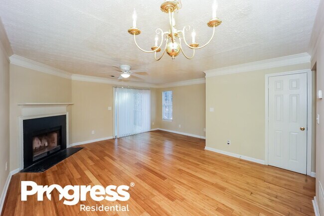 Building Photo - 5960 Hampton Ct