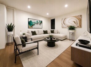Building Photo - 406 W 39th St