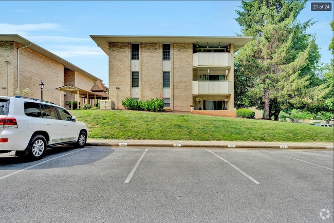 Building Photo - 5260 Crossbow Cir