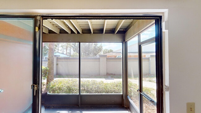 Interior Photo - Seabrook