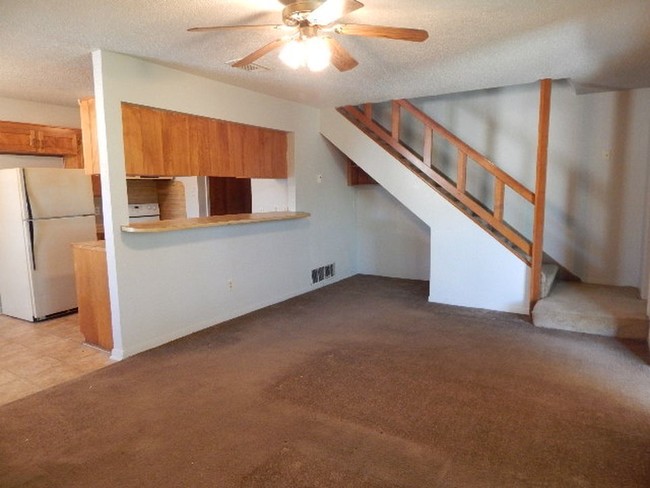Foto del edificio - 777 N Twin Creek Dr