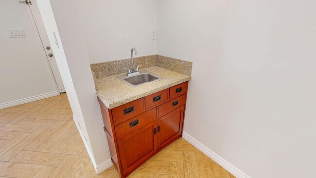 Building Photo - 2 + 2.5 Spacious Studio City Unit Minutes ...