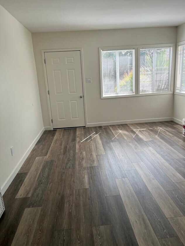 Foto principal - 16016 S Harvard Blvd