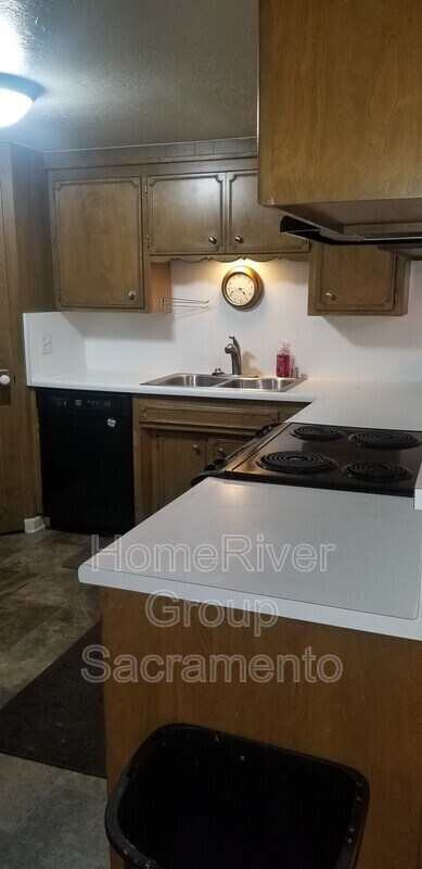 Building Photo - 1430 27th Ave