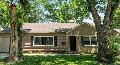 Building Photo - 7511 Rainbow Dr