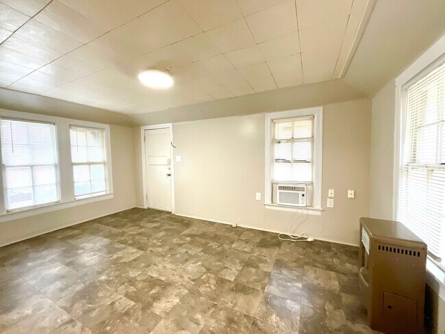 Foto del edificio - 810 W Magnolia Ave