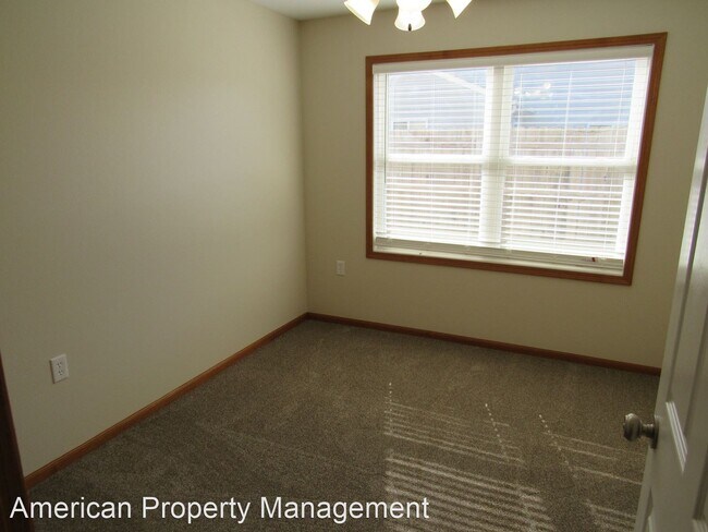 Building Photo - 3 br, 2 bath House - 2918 Brookville Dr