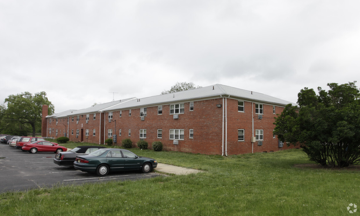 Building Photo - Lakewood Plaza One