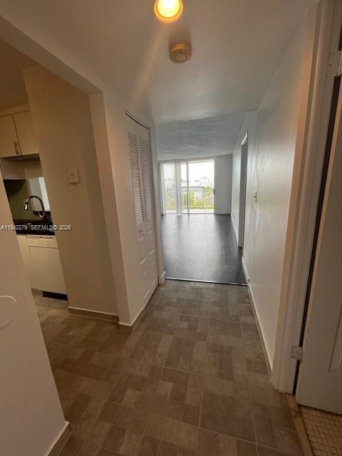 Foto del edificio - 498 NW 165th St