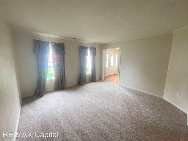 Foto del edificio - 4 br, 2.5 bath House - 313 OAK RIDGE DRIVE