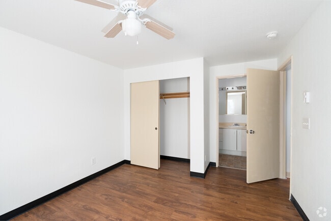 3BR, 2BA - 1060SF - Bedroom - Pioneer Park
