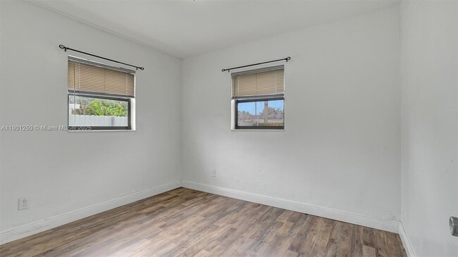 Foto del edificio - 6408 Grant Ct