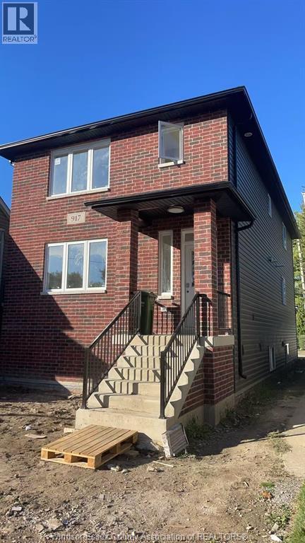 Photo du bâtiment - 917 McKay Ave