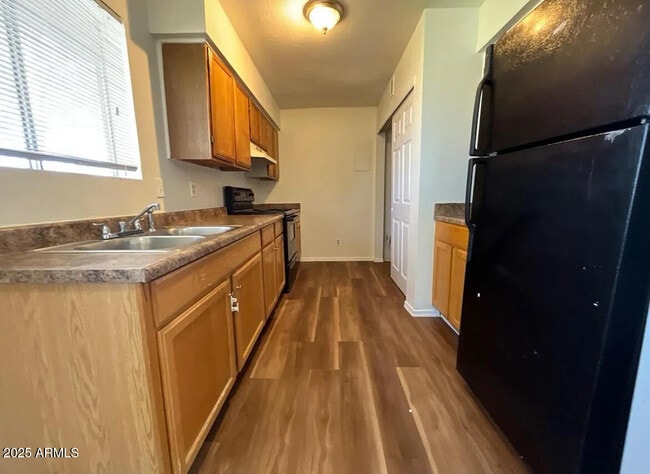 Building Photo - 532 S Mesa Dr