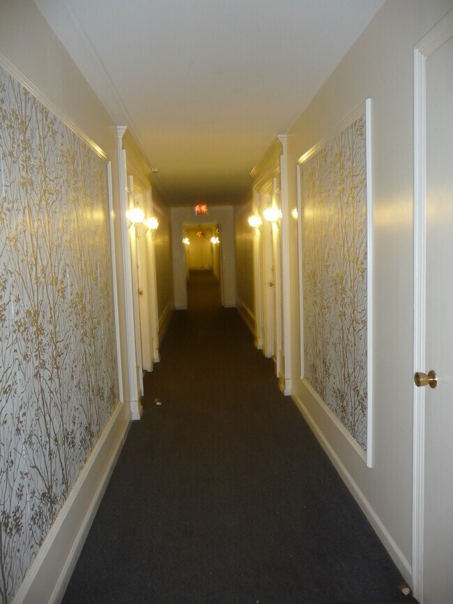 Foto del edificio - 5000 Carriageway Dr