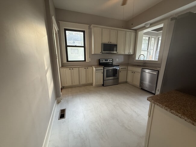 Building Photo - 1737 Compton Rd