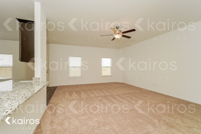 Building Photo - 962 Shady Brk